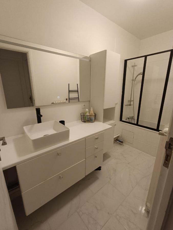 Chelles Centre Ville 2 Chambres Pres Des Bords De Marne 10 Minutes A Pieds De La Gare De Chelles-Gournay 5 Minutes De La Gare De Vaires-Sur-Marne 20 Minutes De Disneyland Jusqu'A 5 Couchages Possibles Экстерьер фото