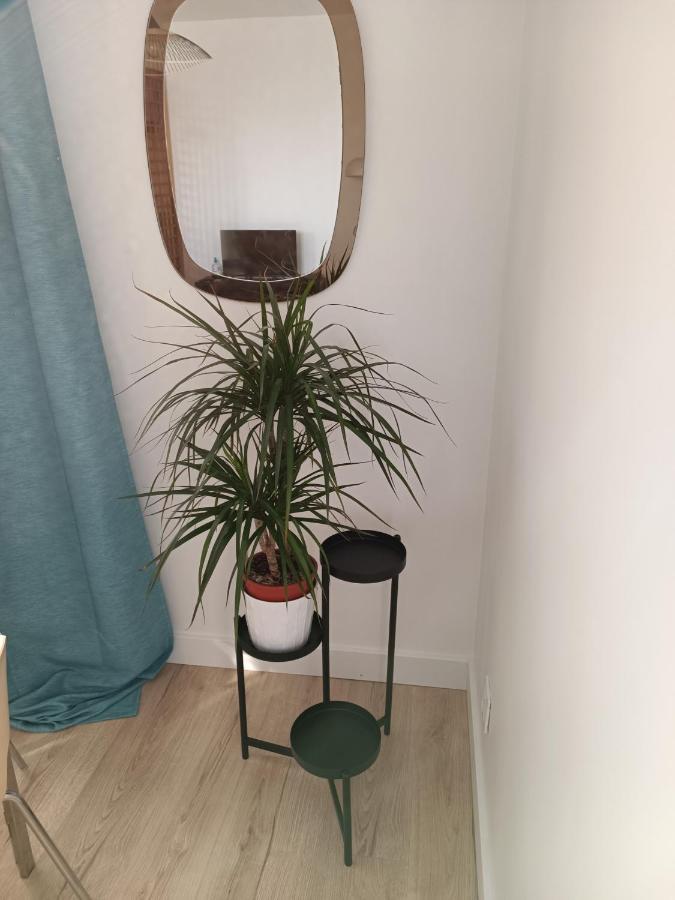Chelles Centre Ville 2 Chambres Pres Des Bords De Marne 10 Minutes A Pieds De La Gare De Chelles-Gournay 5 Minutes De La Gare De Vaires-Sur-Marne 20 Minutes De Disneyland Jusqu'A 5 Couchages Possibles Экстерьер фото