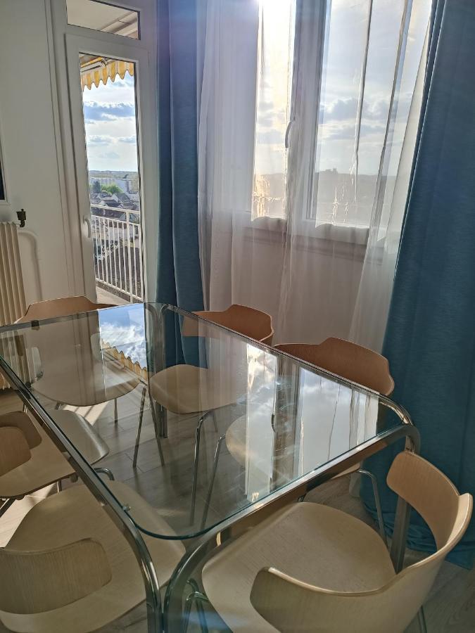 Chelles Centre Ville 2 Chambres Pres Des Bords De Marne 10 Minutes A Pieds De La Gare De Chelles-Gournay 5 Minutes De La Gare De Vaires-Sur-Marne 20 Minutes De Disneyland Jusqu'A 5 Couchages Possibles Экстерьер фото