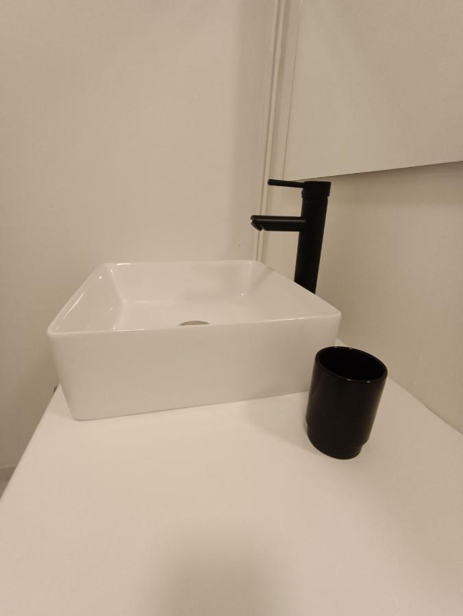 Chelles Centre Ville 2 Chambres Pres Des Bords De Marne 10 Minutes A Pieds De La Gare De Chelles-Gournay 5 Minutes De La Gare De Vaires-Sur-Marne 20 Minutes De Disneyland Jusqu'A 5 Couchages Possibles Экстерьер фото